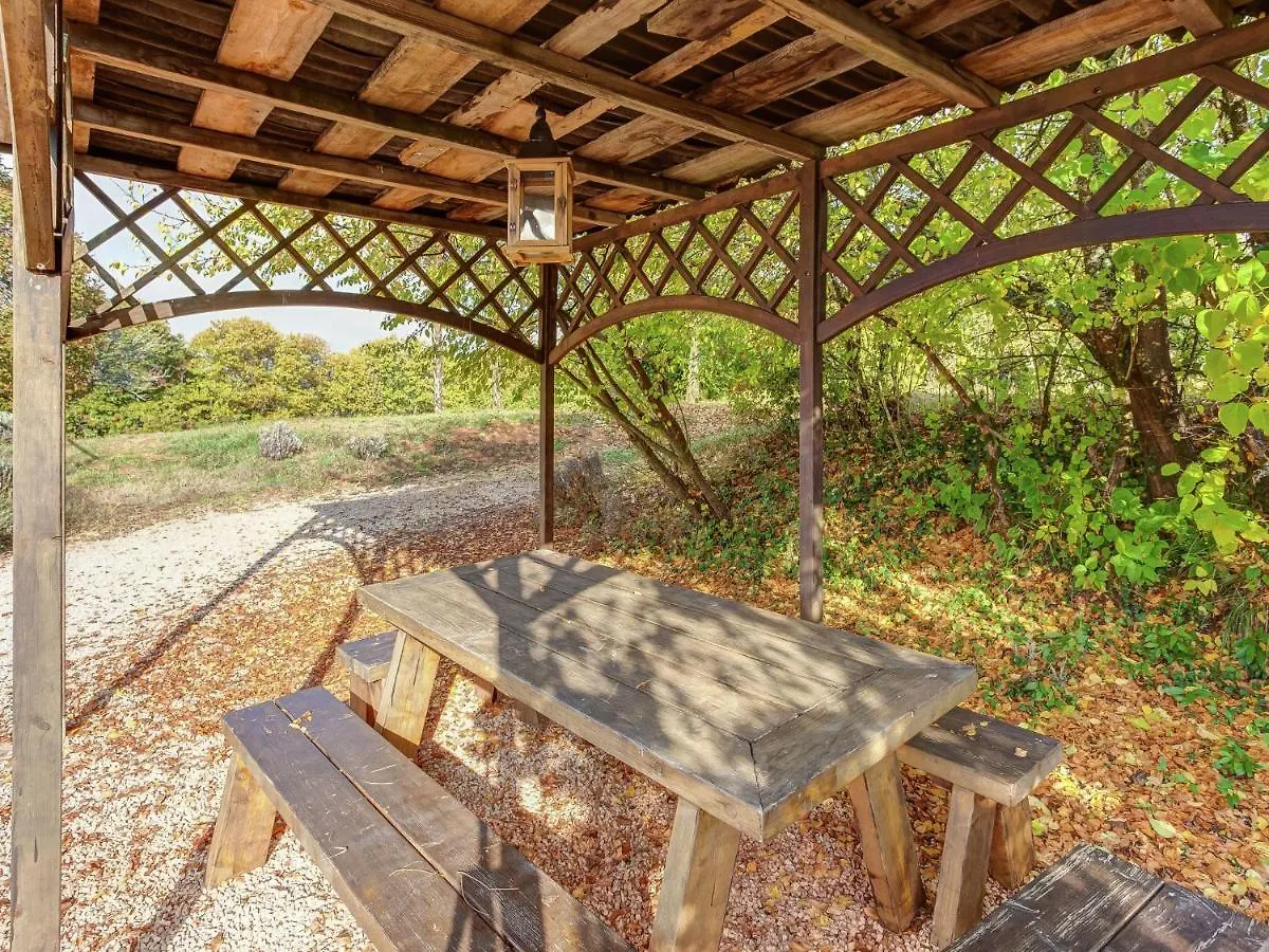 Authentic Holiday Home With Private Pool Puy-lʼÉvêque